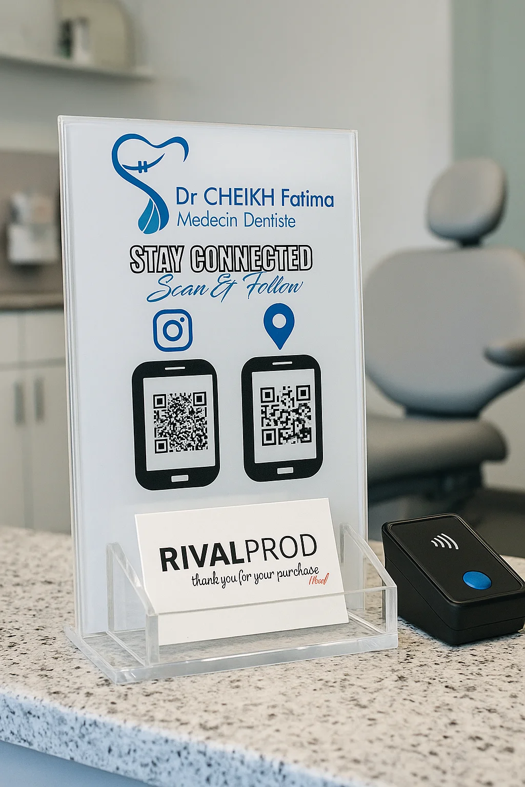 حامل بطاقات عمل أكريليك مع رمزي QR - الصورة 2