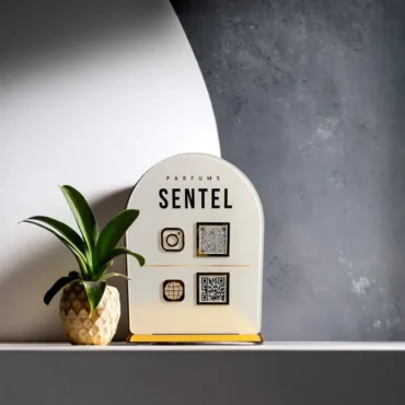 حامل مزدوج لرمز الاستجابة السريعة مخصص