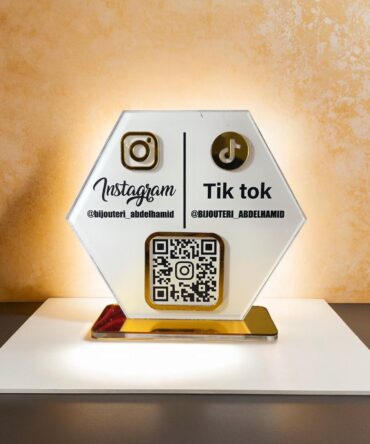 حامل أكريليك سداسي برمز QR