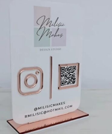 لوحة سوشيال